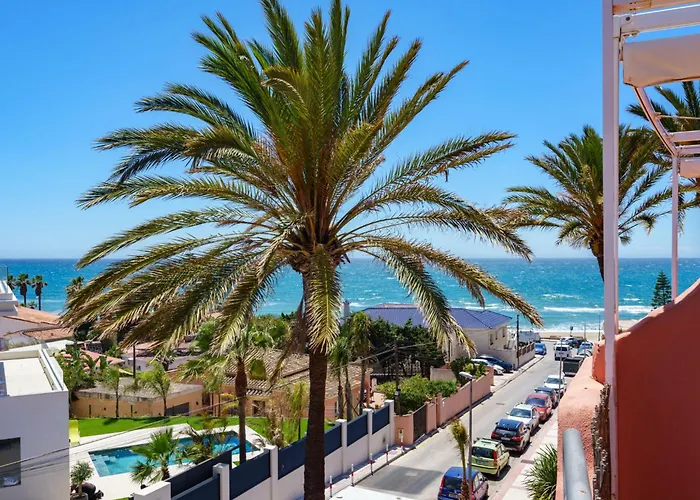 马贝拉艾尔沃芮荳海滩公寓 *